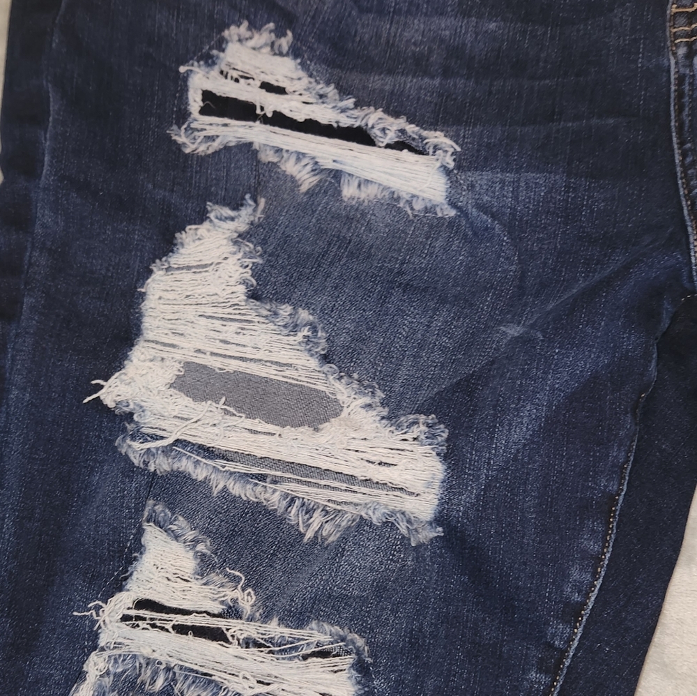 KanCan Signature Dark Distressed Wash
